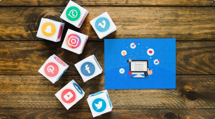 Why Smart Businesses Outsource Their Social Media Management 7 Why Smart Businesses Outsource Their Social Media Management